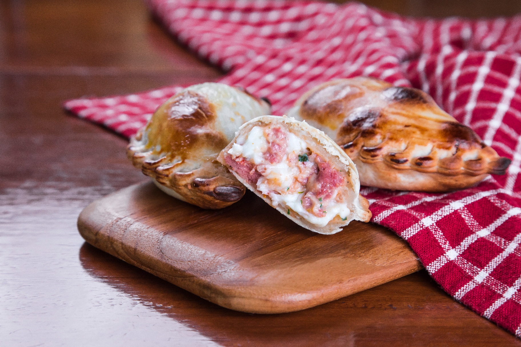 Empanada de Calabresa
